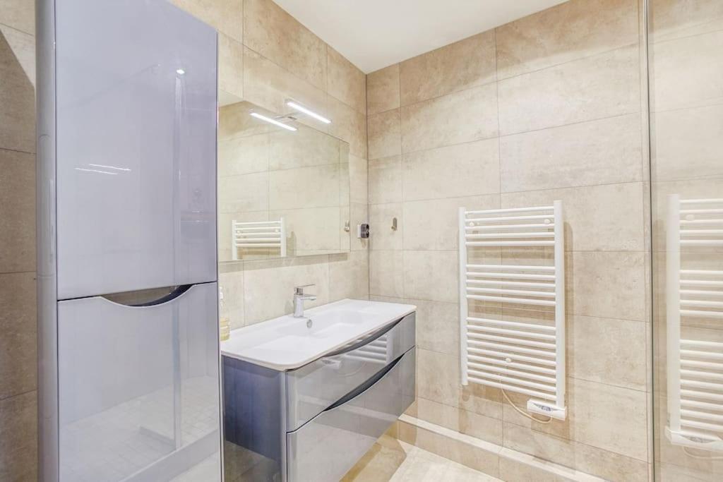 Panorama Cathedrale - Appt Lumineux Avec Parking Prive Apartment สตราสบูร์ก ภายนอก รูปภาพ